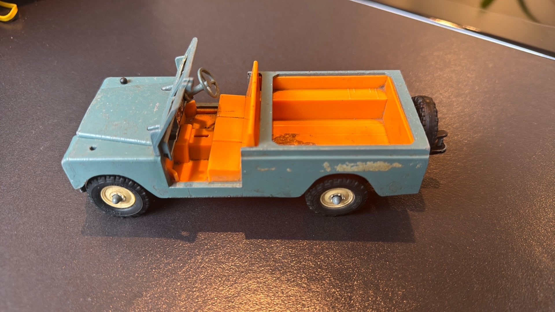 Britains LWB Landrover, Ophalen of Verzenden, Zo goed als nieuw, Motor, Overige merken