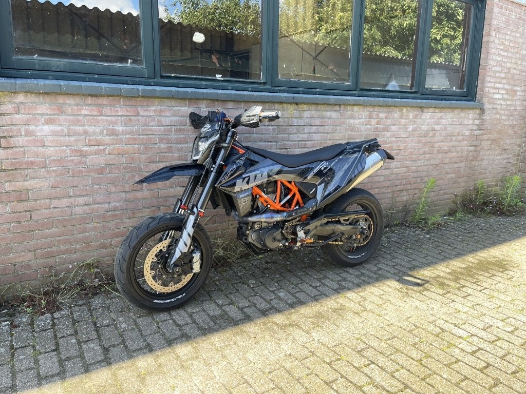 KTM 690 SMC R 2021 - Uniek exemplaar!, Motoren, Motoren | KTM, Occasion, Motorrijbewijs A, Particulier, Meer dan 35 kW