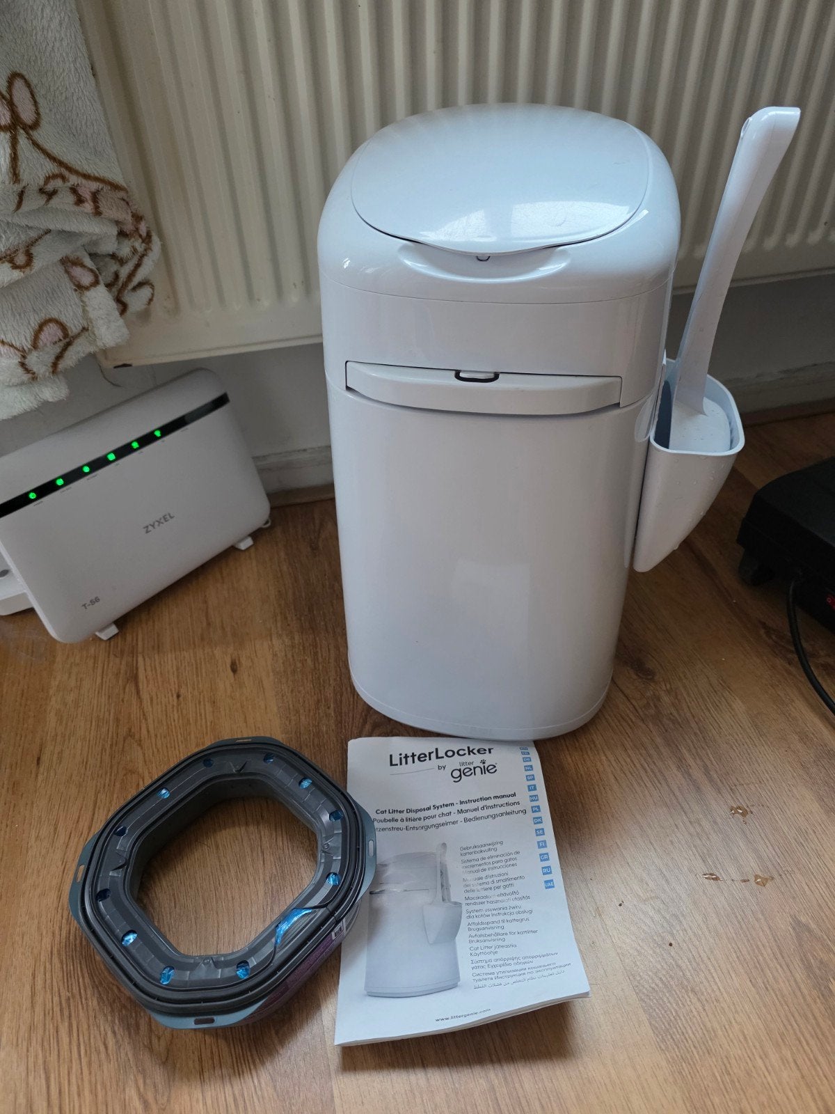 Litter locker met navulling, Ophalen, Zo goed als nieuw, Gesloten