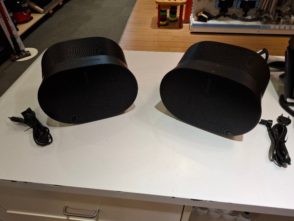 2x Sonos Era 300 Speakers, 150 watt of meer, Inclusief kabels, Ophalen of Verzenden, Zo goed als nieuw