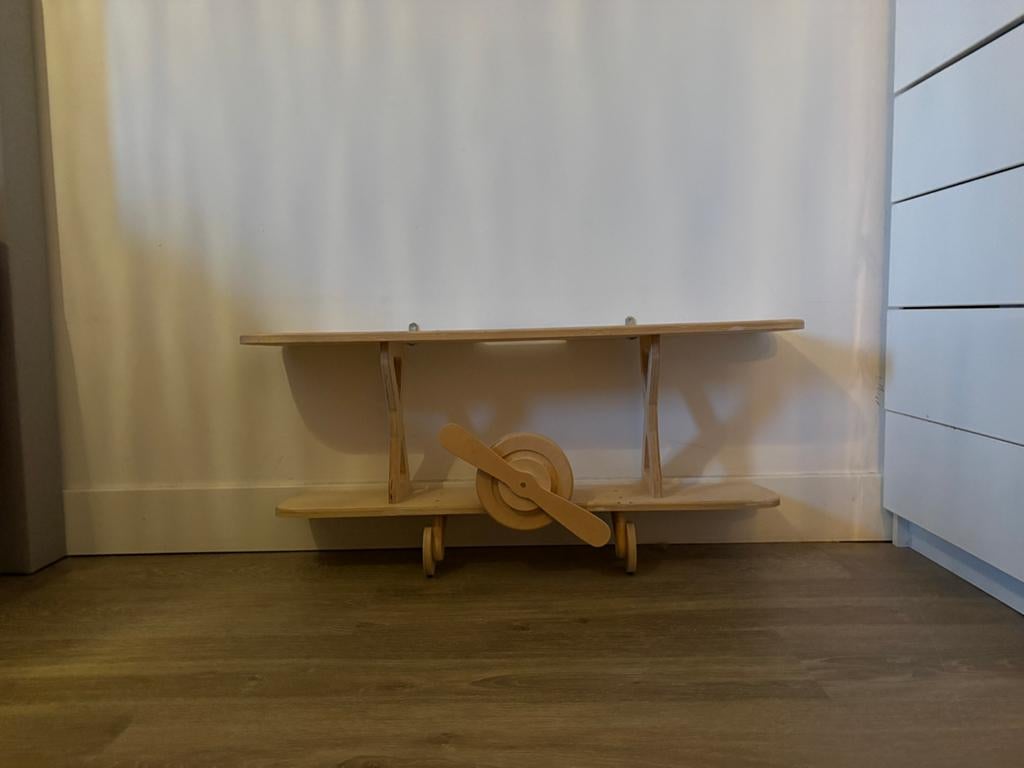 Houten zwevende wandplank vliegtuig petit amelie, Ophalen, Zo goed als nieuw