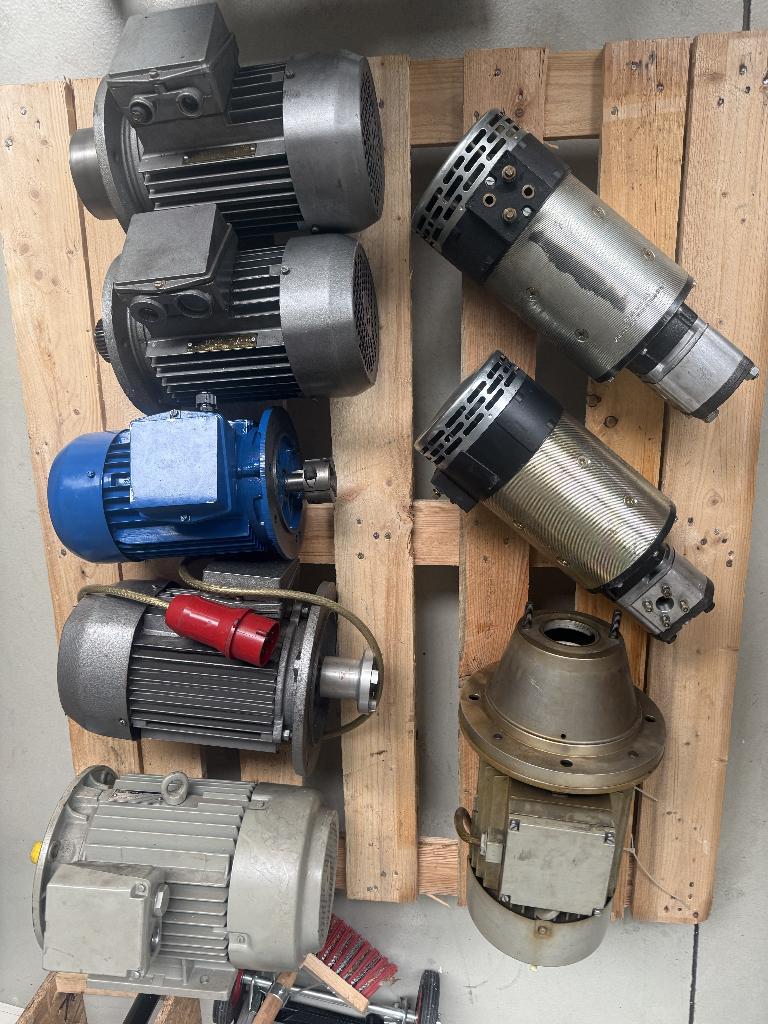 Pallet vol elektromotoren (rotor skf weg bosch) 1,1-4kW, Ophalen, Gebruikt