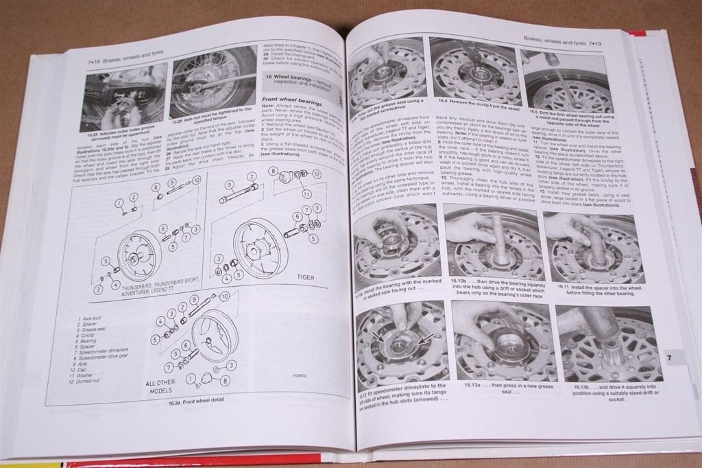 Triumph Motoren — Service & Reparatie Handboek [1999], Motoren, Ophalen of Verzenden, Triumph