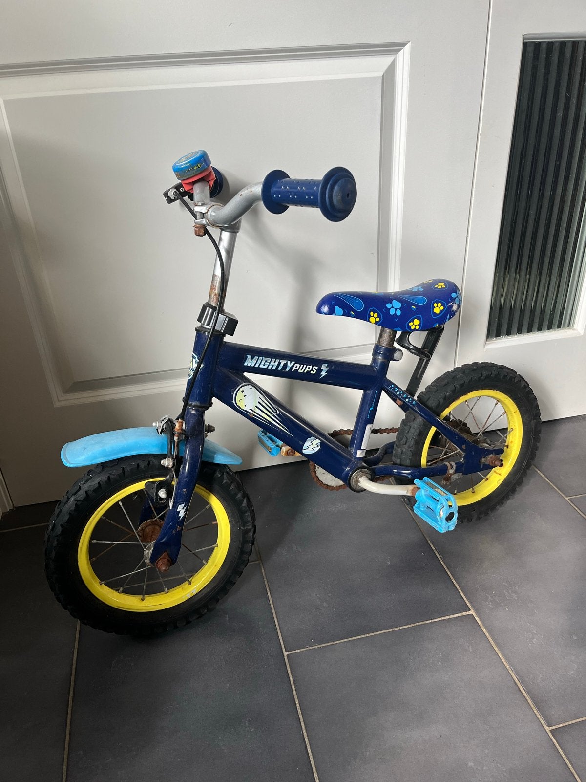 Paw Patrol kinderfiets - Mighty Pups, Fietsen en Brommers, Fietsen | Kinderfietsjes, Ophalen, Gebruikt, Terugtraprem, Minder dan 16 inch