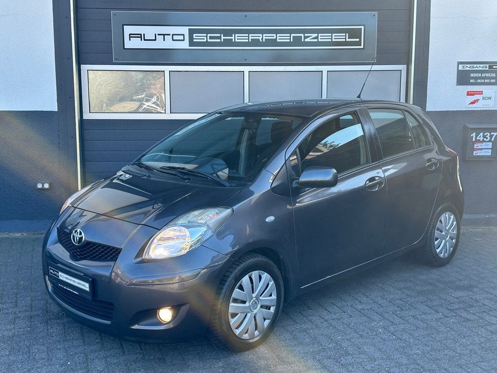 Toyota Yaris 1.3 VVT-i Executive I AIRCO I 4-DEURS I ZUINIG, Auto's, Toyota, Voorwielaandrijving, Stof, Gebruikt, 4 cilinders