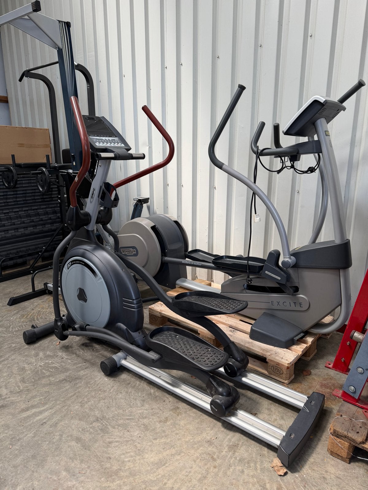 BH Fitness LK8110 Crosstrainer - Zo goed als nieuw, Sport en Fitness, Fitnessapparatuur, Ophalen, Armen, Zo goed als nieuw, Crosstrainer