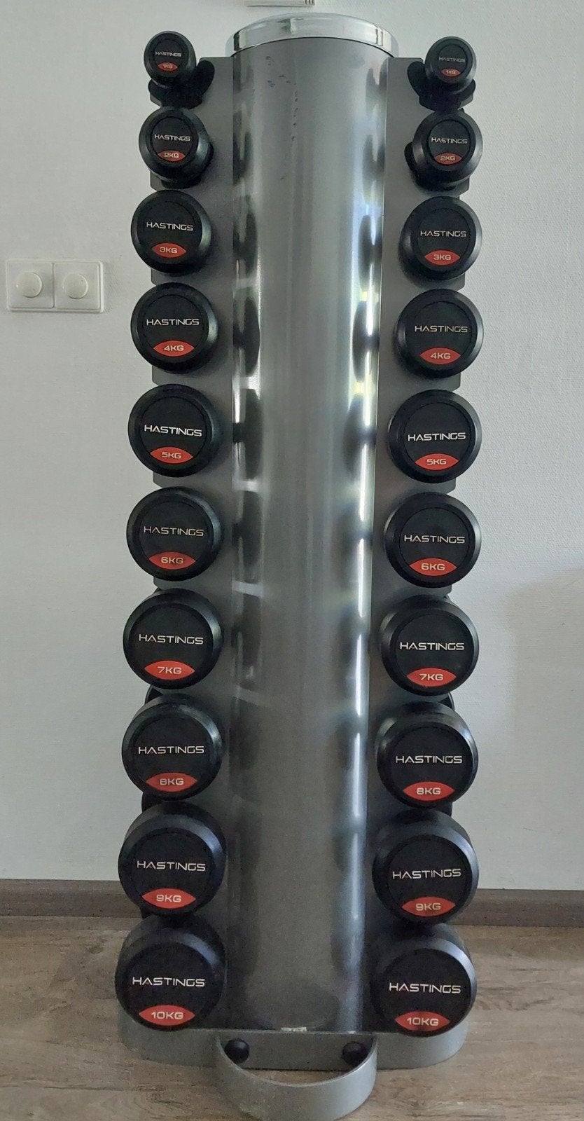 Hastings dumbbell toren 1-10 kg PU over staal dumbbells

Dum, Ophalen, Gebruikt, Benen, Dumbbell
