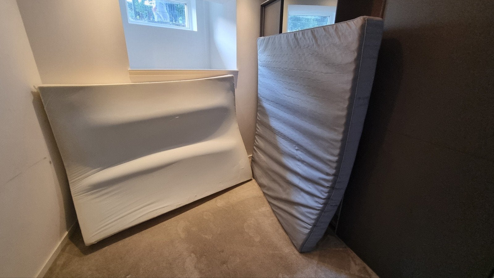 IKEA Slattum bed (160x200) met 2 matrassen en topper, Ophalen