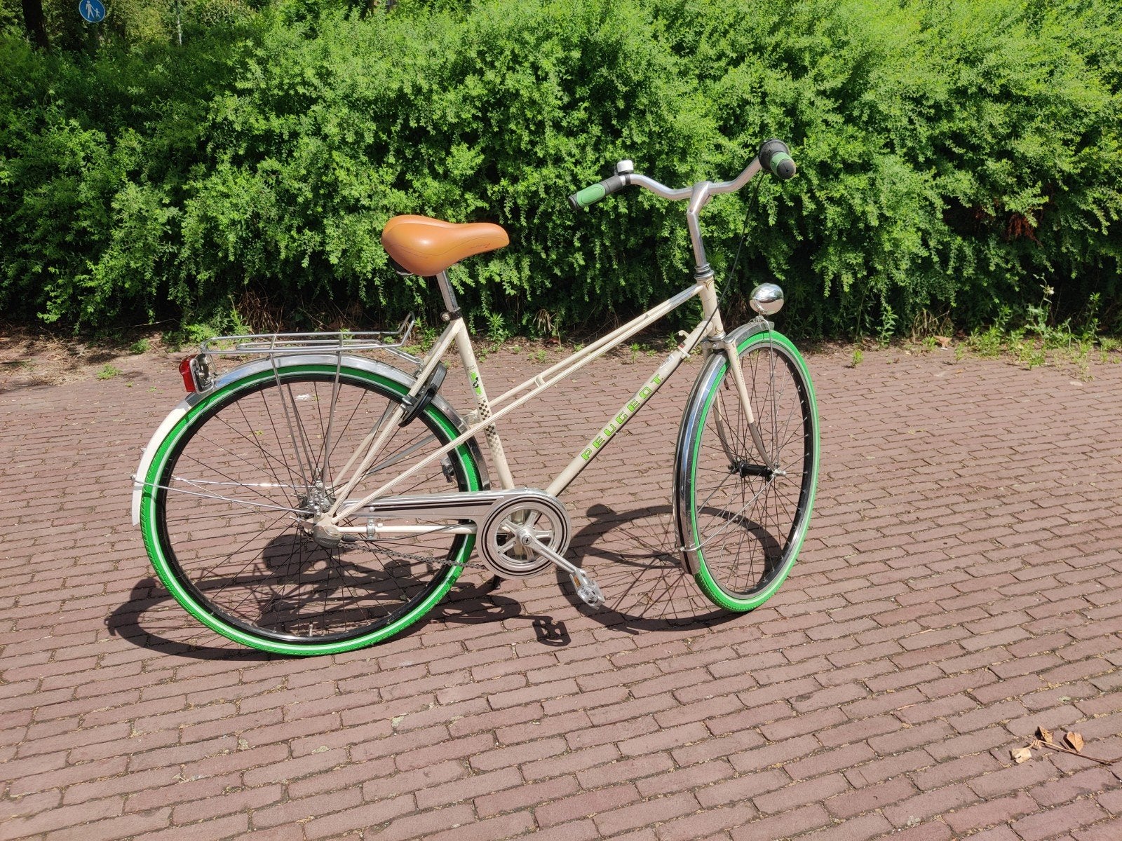 Vintage Peugeot meisjesfiets, groene.banden, Ophalen