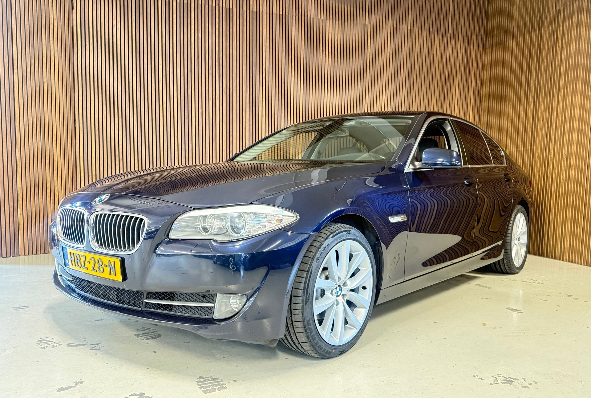 BMW 5-serie 523i - Leder - Dak -Hand geschakeld, Auto's, 13 km/l, Euro 5, Achterwielaandrijving, Gebruikt