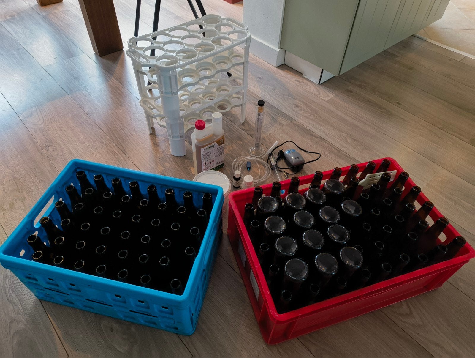 Bierbrouwspullen: flessen, rekken, reiniger en meer, Ophalen of Verzenden, Gebruikt