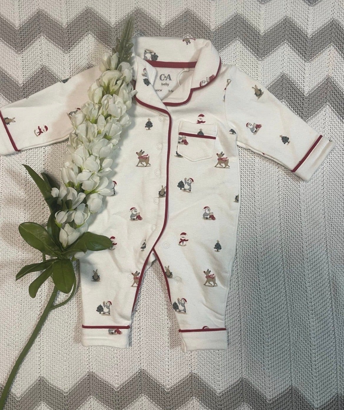 NiEUW, leuk wit/rood flanel kerst pakje van C&A, maatje 50, Ophalen of Verzenden, Nieuw, Jongetje of Meisje, Pakje