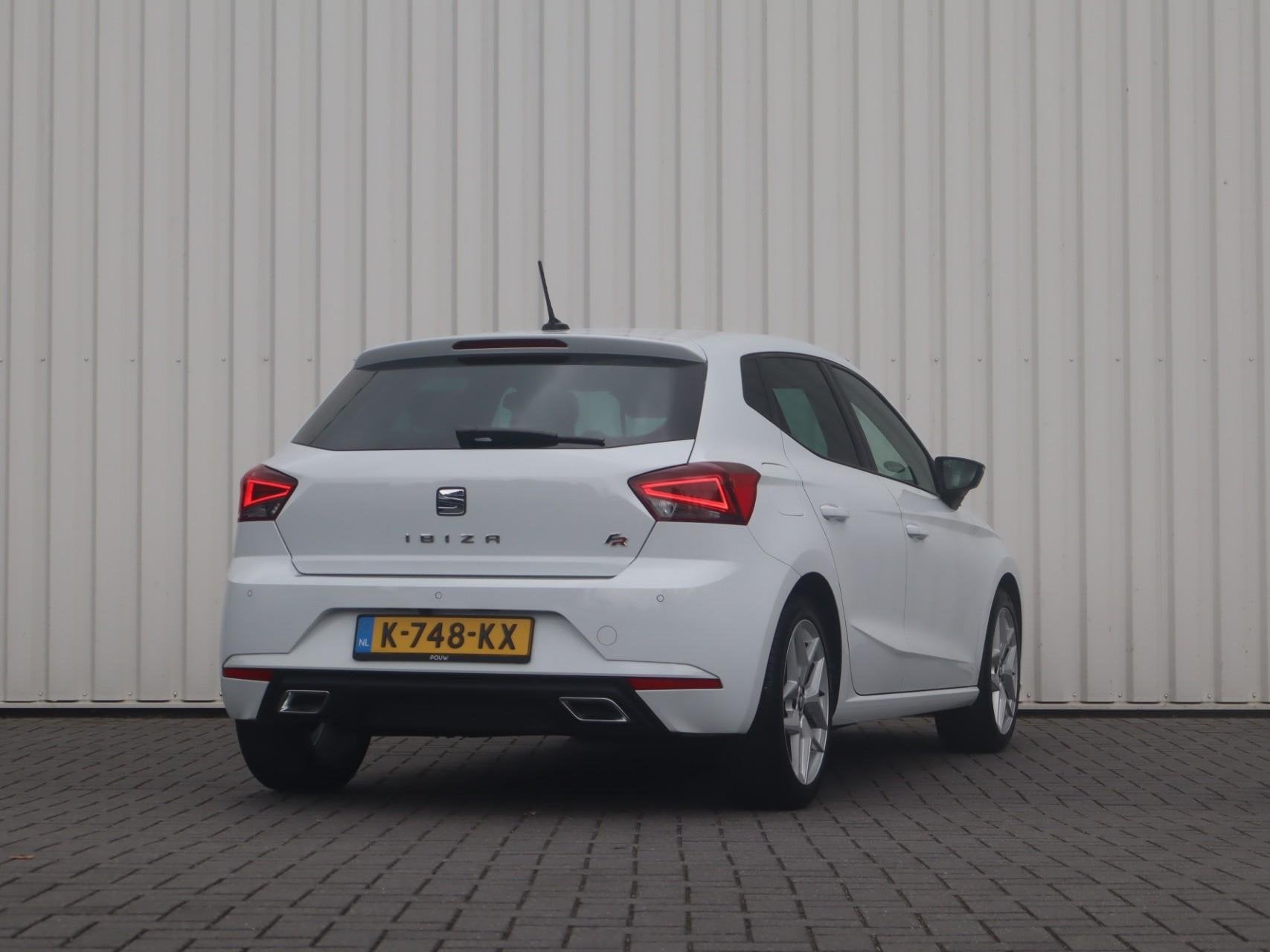 SEAT Ibiza 1.0 TSI 95pk FR Business Intense | Achteruitrijca, Voorwielaandrijving, 12 maanden, Stof, 95 pk