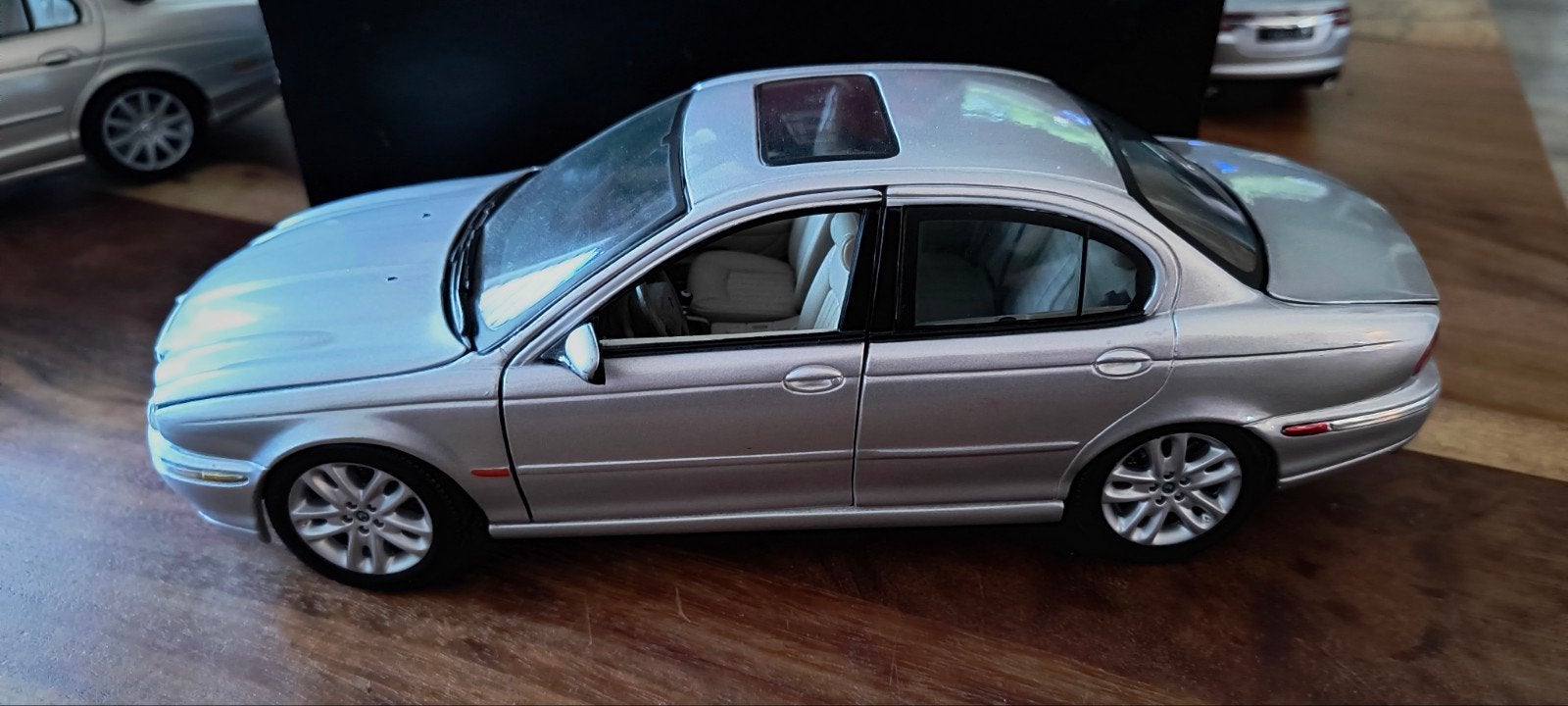 Maisto Jaguar X-Type 1:18 schaalmodel, Hobby en Vrije tijd, Modelauto's | 1:18, Ophalen, Zo goed als nieuw, Auto, Maisto