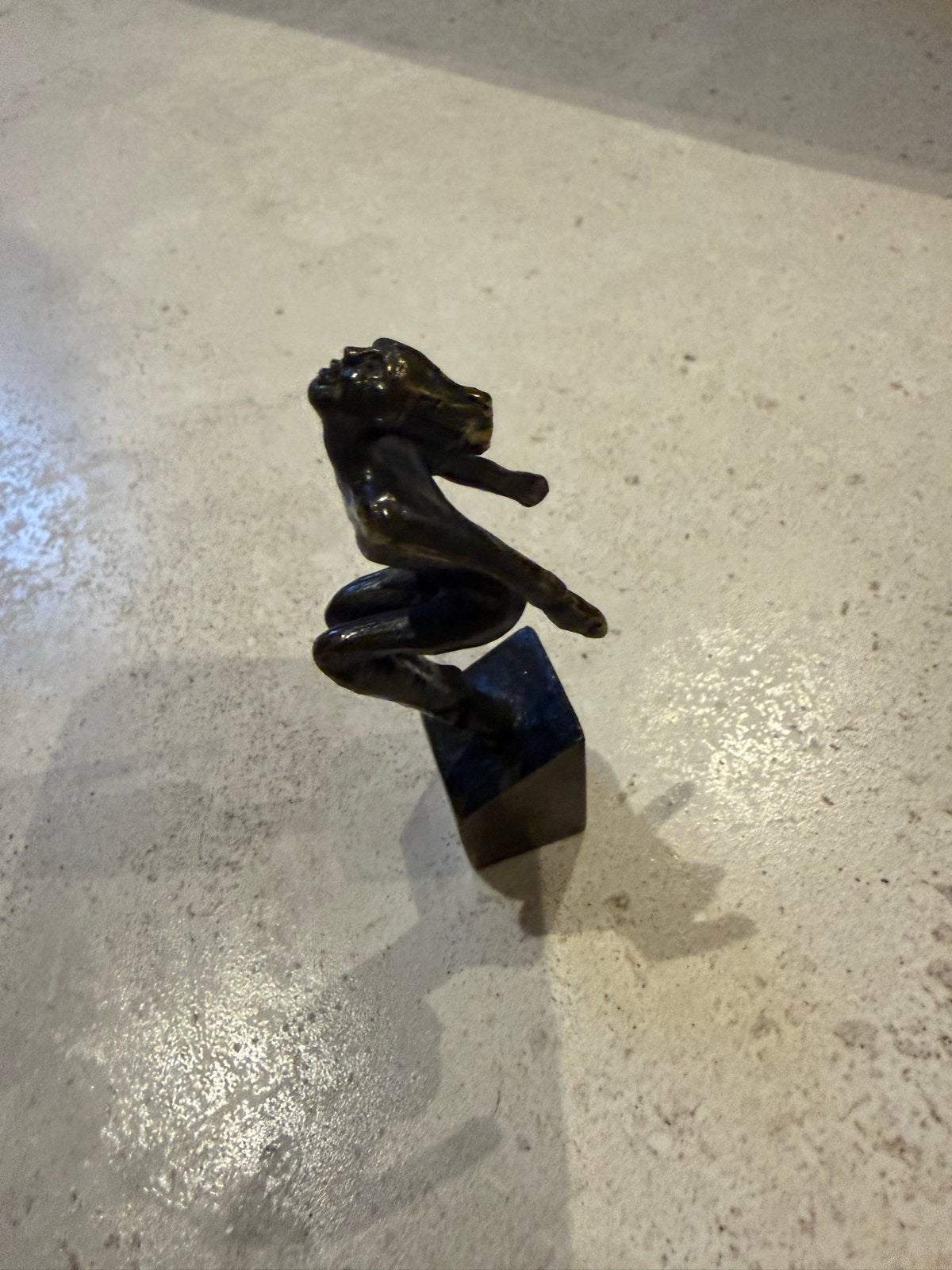 Bronzen beeldje van een dansende vrouw op sokkel, Verzamelen, Ophalen of Verzenden