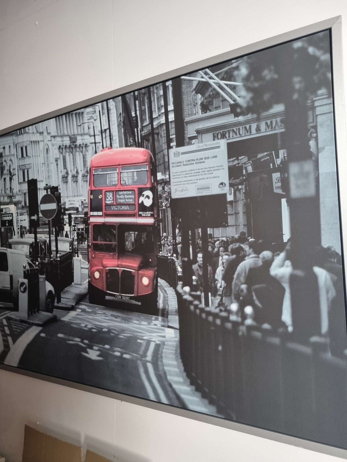 Set van 2 Ikea ingelijste foto's: Londen & New York, Ophalen, Zo goed als nieuw, 100 tot 125 cm, Foto of Poster