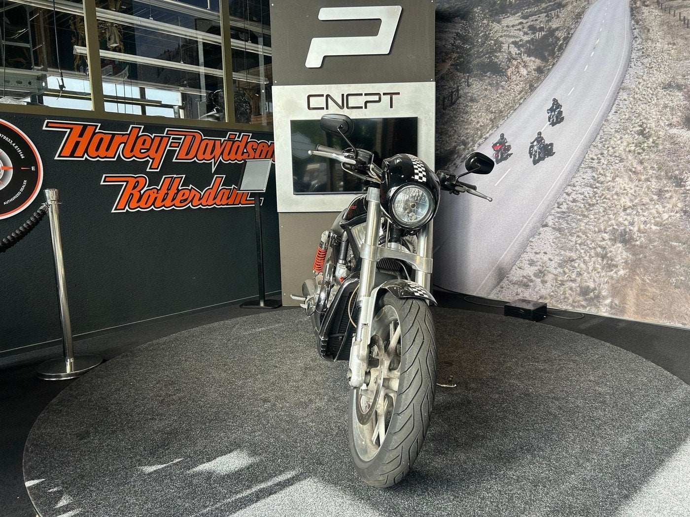 Harley-Davidson VRSCR STREET ROD (bj 2005), Motoren, Laan van Vredenoord 33
2289 DA  RIJSWIJK, NL, Bedrijf, Overig, Sales@harleydavidsonrotterdam.nl