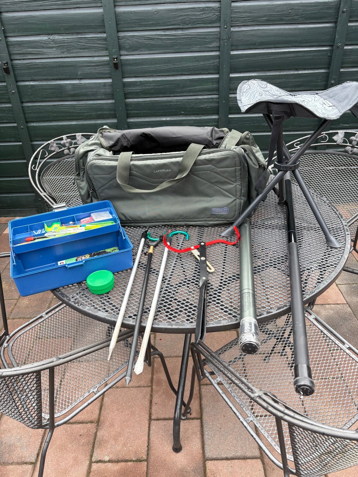 Hengelspullen set: tas, stoel, steunen en accessoires, Watersport en Boten, Hengelsport | Algemeen, Ophalen, Gebruikt, Koffer of Tas