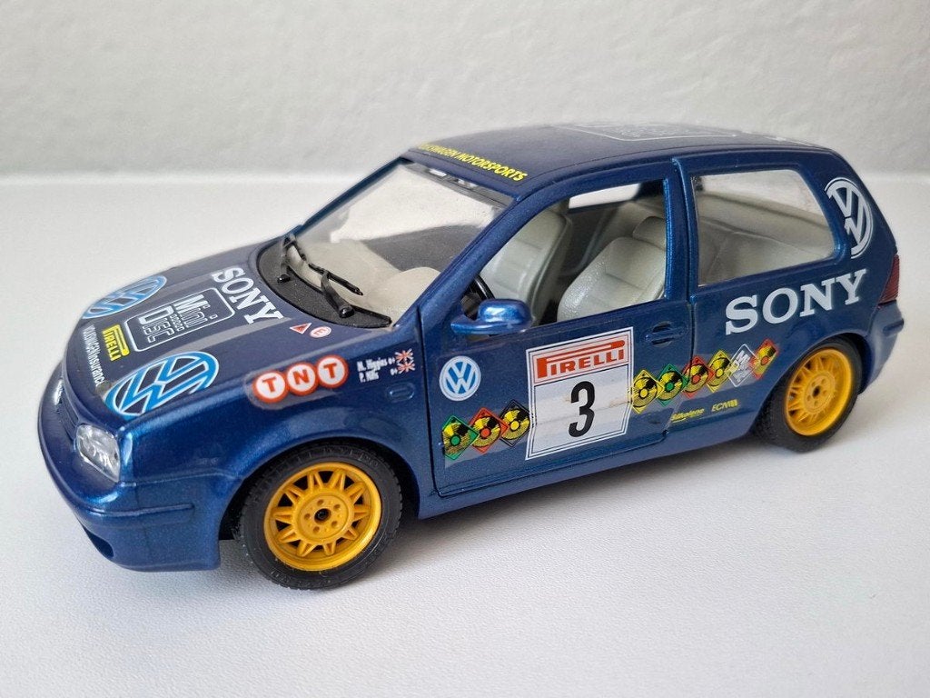 Volkswagen 1998 golf rally Fabrikant Bburago Schaal 1/24, Ophalen, Gebruikt, Auto, Bburago