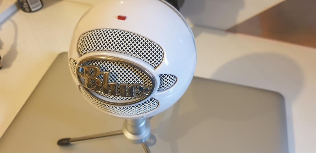 Blue Snowball iCE witte USB-microfoon met statief, Muziek en Instrumenten, Microfoons, Zo goed als nieuw, Studiomicrofoon, Ophalen of Verzenden