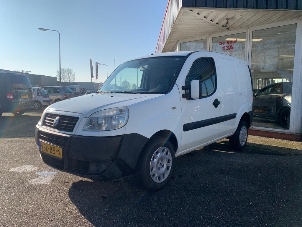 Fiat FIAT DOBLO 1.6 Cargo (bj 2007), Auto's, Bestelauto's, 1596 cc, Stof, Gebruikt, Elektrische ramen