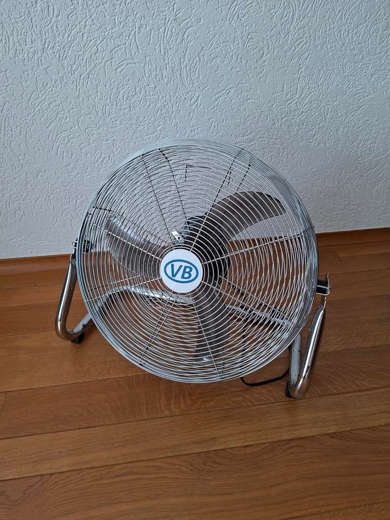 VB Vloerventilator - Zo goed als nieuw, Ophalen, Zo goed als nieuw, Vloerventilator