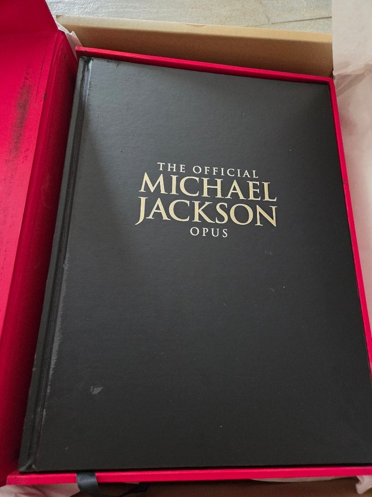 Michael Jackson Opus boek, Ophalen of Verzenden, Gelezen, Artiest