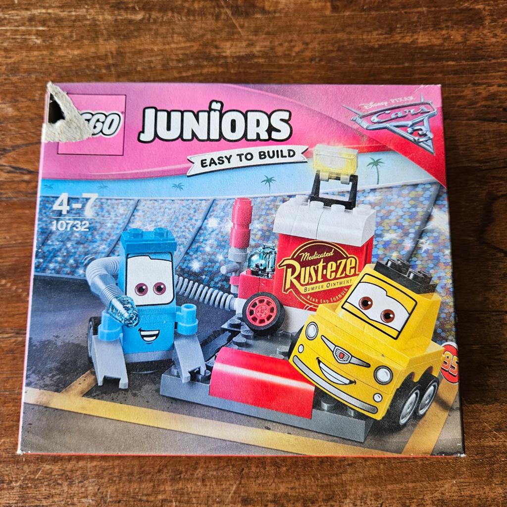 10732 Lego Juniors Cars compleet met doos en boek, Ophalen of Verzenden, Gebruikt