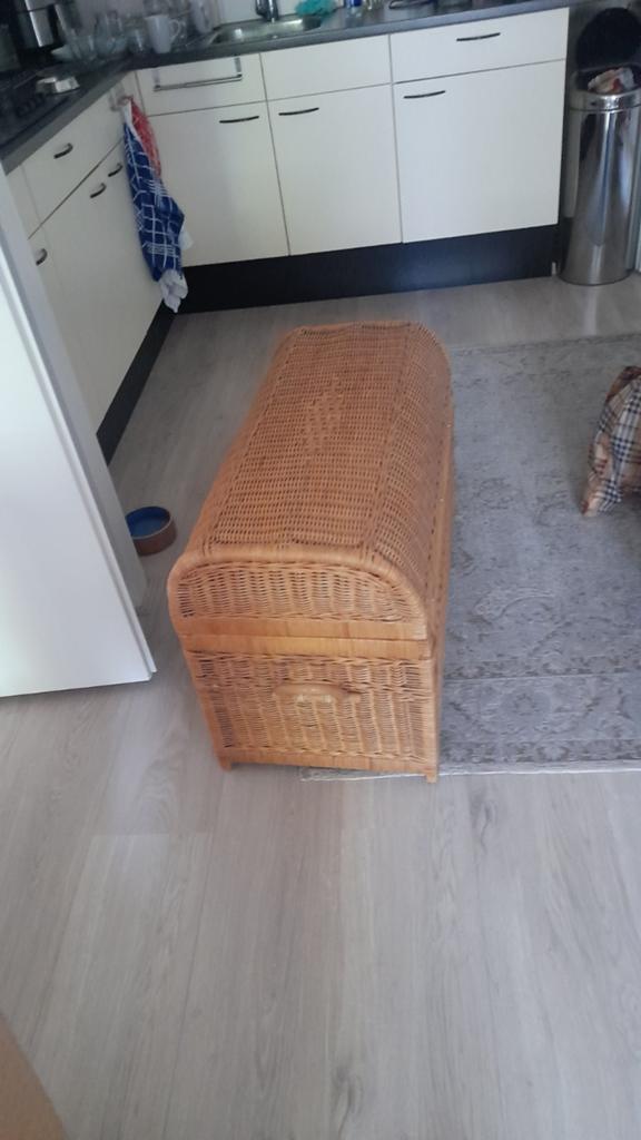 Rieten dekenkist in goede conditie, circa 90x45 cm, Huis en Inrichting, Woonaccessoires | Kisten, Ophalen, Overige materialen