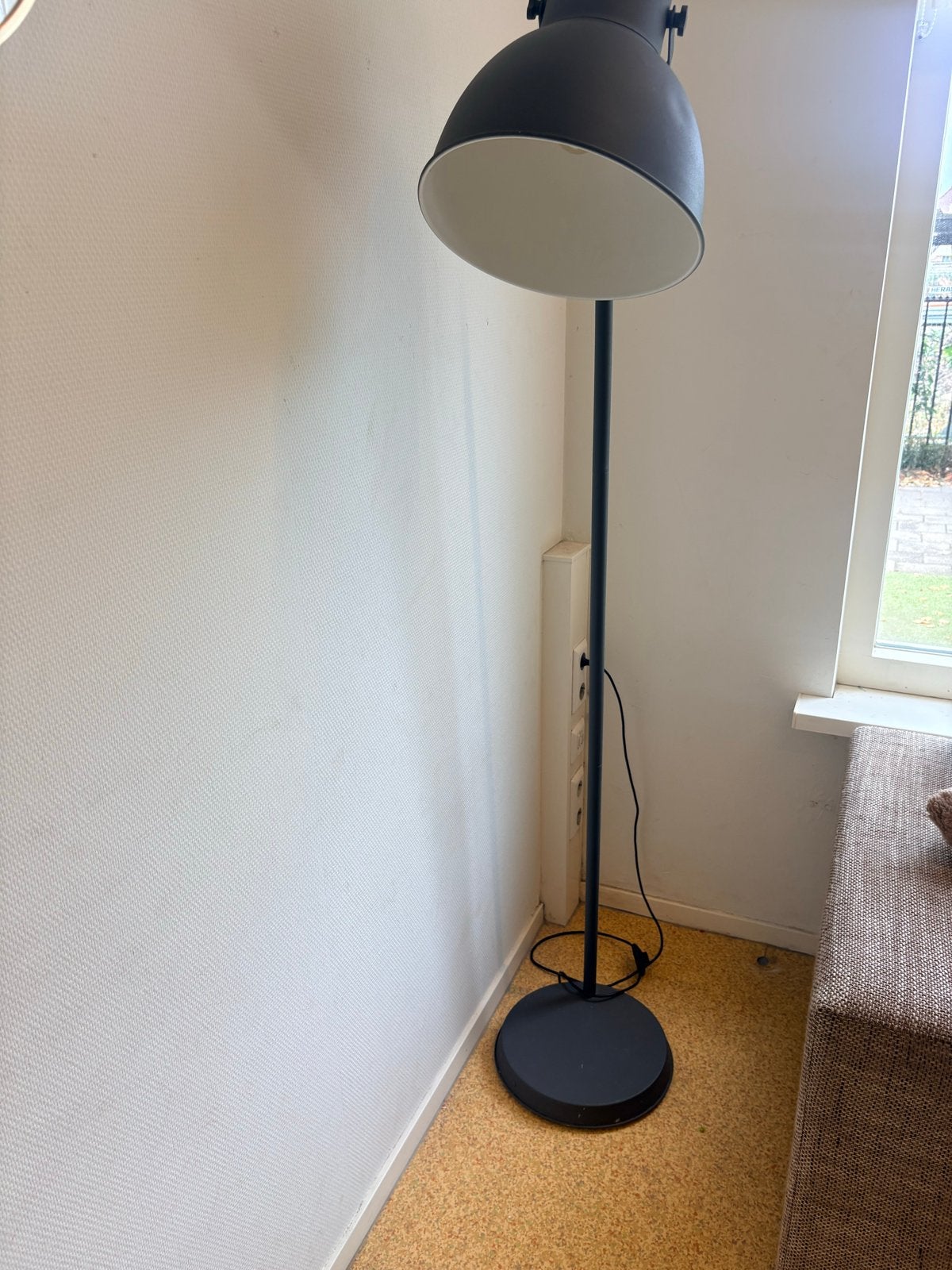 Zwarte staande lamp, Ophalen, Gebruikt, E27 (groot), Metaal