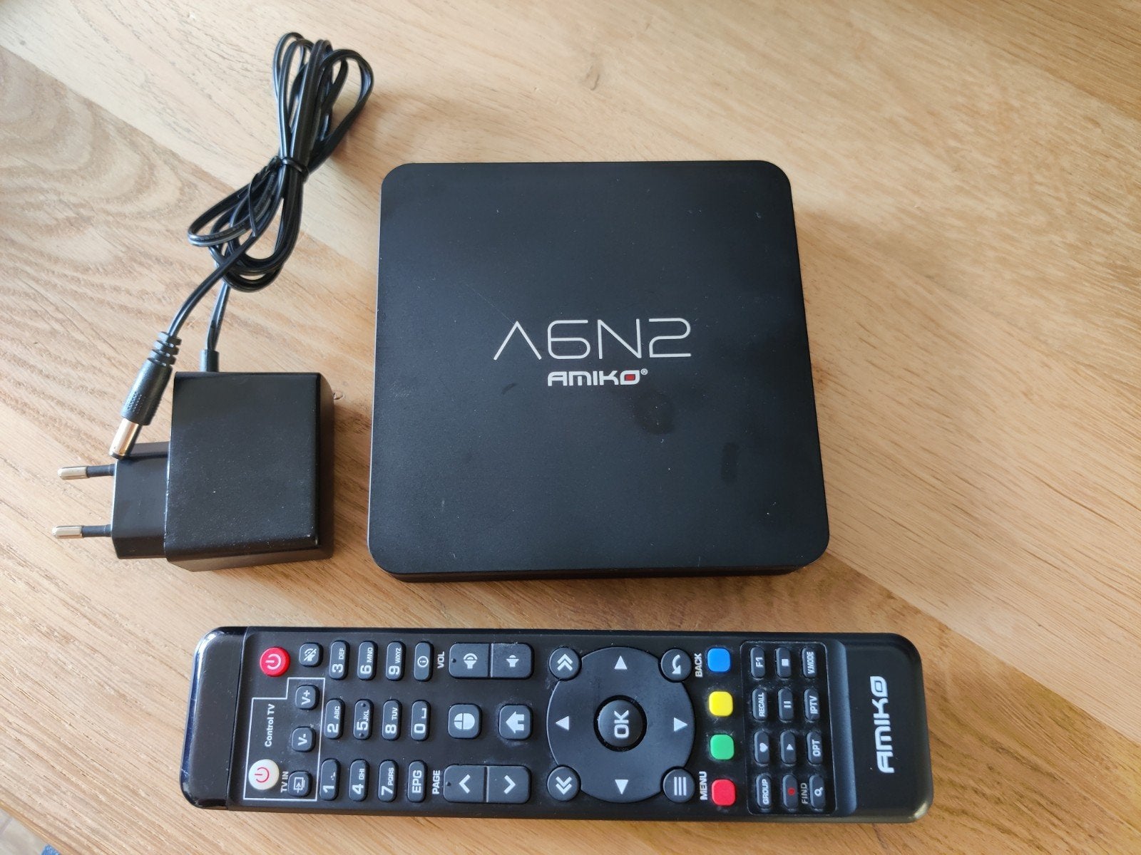 Amiko A6N2 Android TV Box met afstandsbediening, Ophalen of Verzenden, Zo goed als nieuw, HDMI