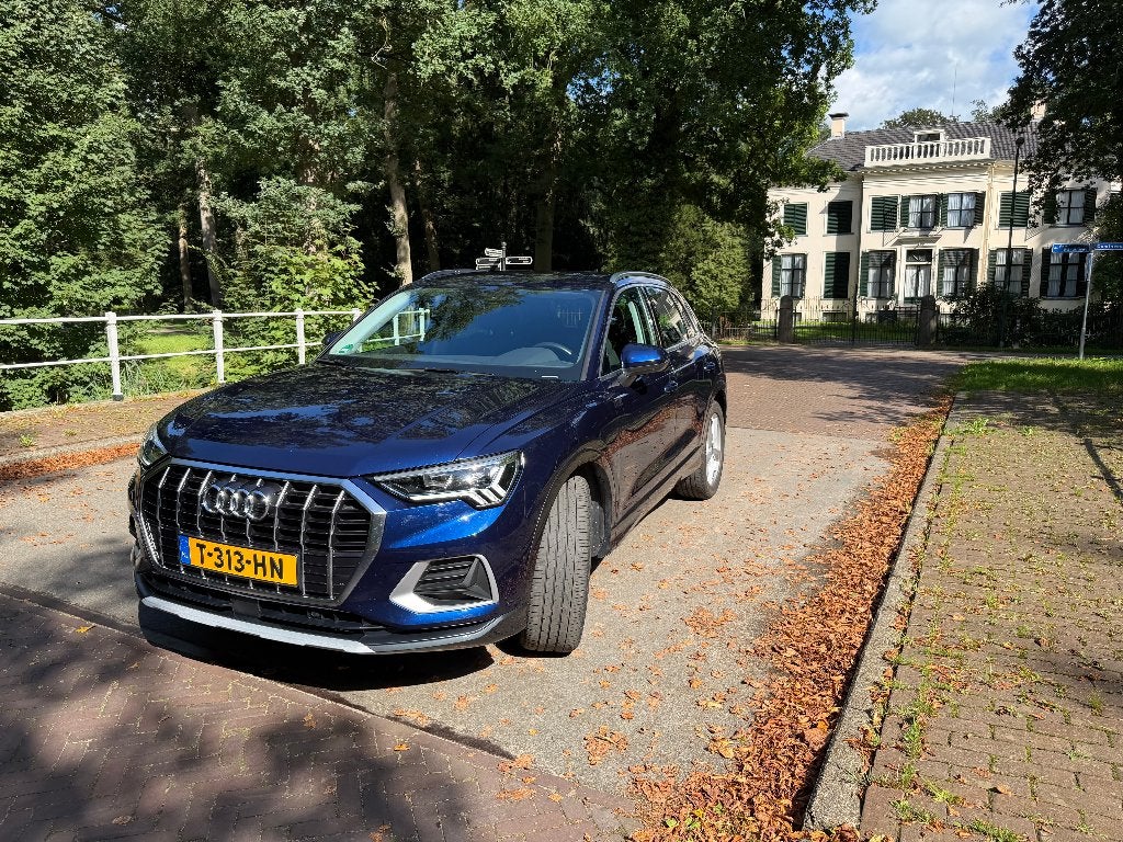 Audi Q3 35 Tfsi 150pk Mhev S Tronic 2022 Blauw, Auto's, 4 cilinders, Bedrijf, Hybride Elektrisch/Benzine, Geïmporteerd