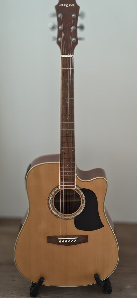 Semi akoestische Gitaar Aria AW 20CE, Ophalen, Zo goed als nieuw, Western- of Steelstringgitaar, Met (piezo-)element