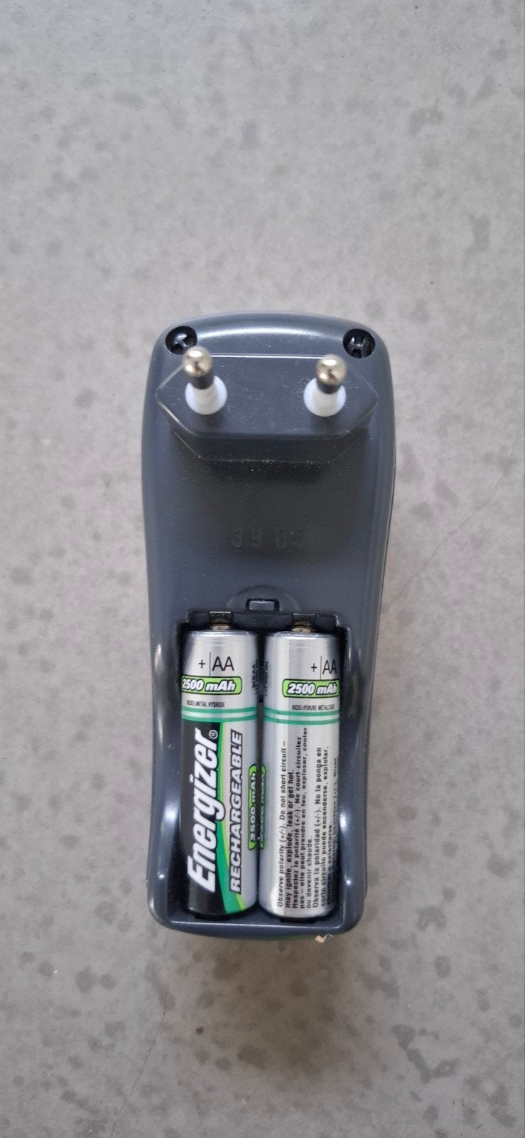 Energizer Compact Batterijlader met AA Oplaadbare Batterijen, Ophalen of Verzenden