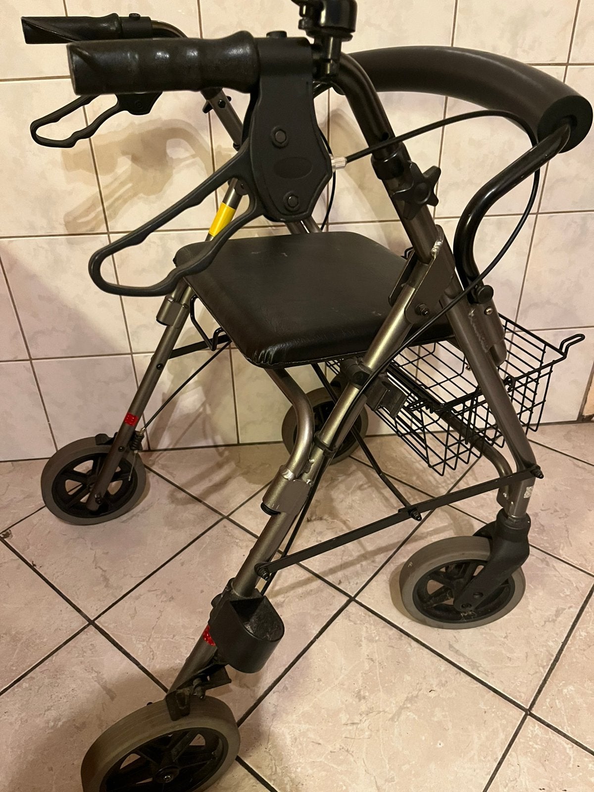 Mooie stevige rollator weinig gebruikt, Ophalen, Zo goed als nieuw
