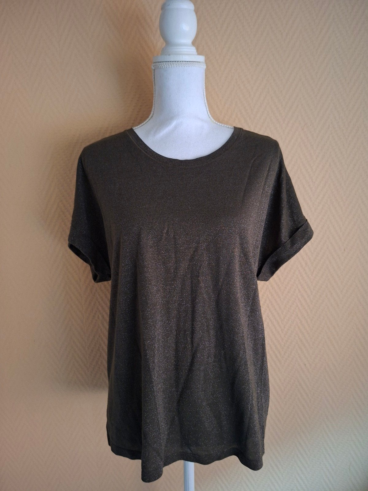 Monari Shirtje met Glitters! Maat 38 - Kaki Groen, Maat 38/40 (M), Monari, Ophalen of Verzenden, Zo goed als nieuw