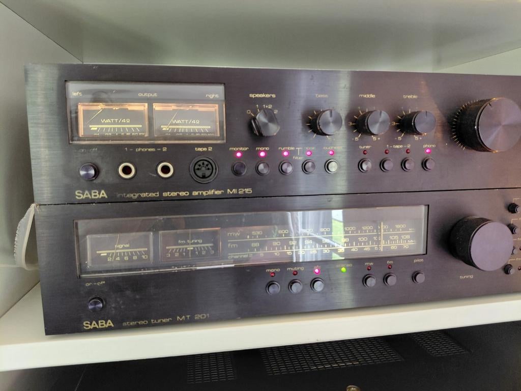 15kg vintage stereoversterker en tuner van Saba, Audio, Tv en Foto, Overige merken, Ophalen of Verzenden, Zo goed als nieuw, 60 tot 120 watt