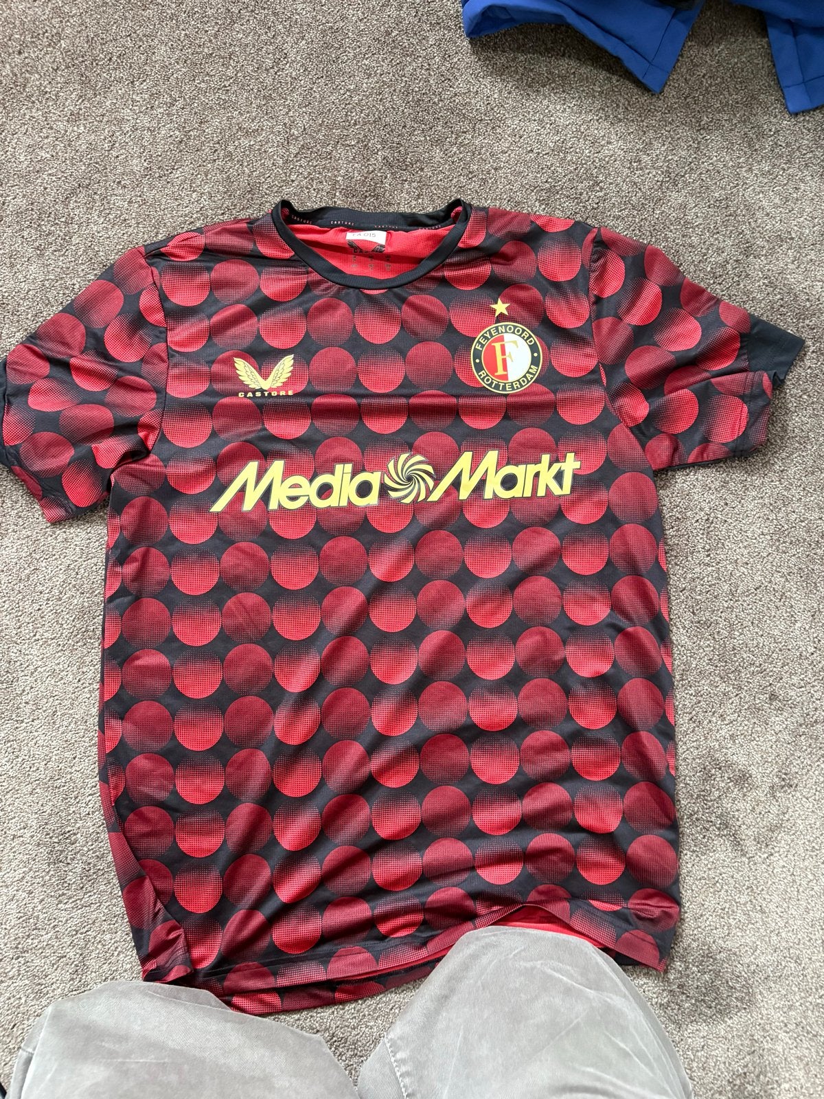 Feyenoord Warming-up Shirt 25/26 Maat M, Maat 48/50 (M), Nieuw, Ophalen of Verzenden, Voetbal
