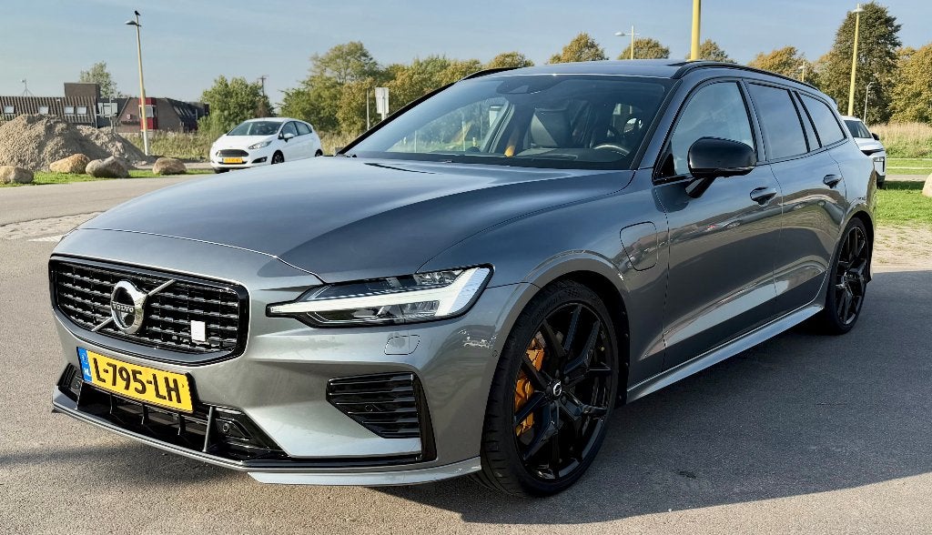 Volvo V60 T8 AWD Polestar Engineered 405 pk | Pano | B&W, Automaat, 4 cilinders, Vierwielaandrijving, 129 €/maand