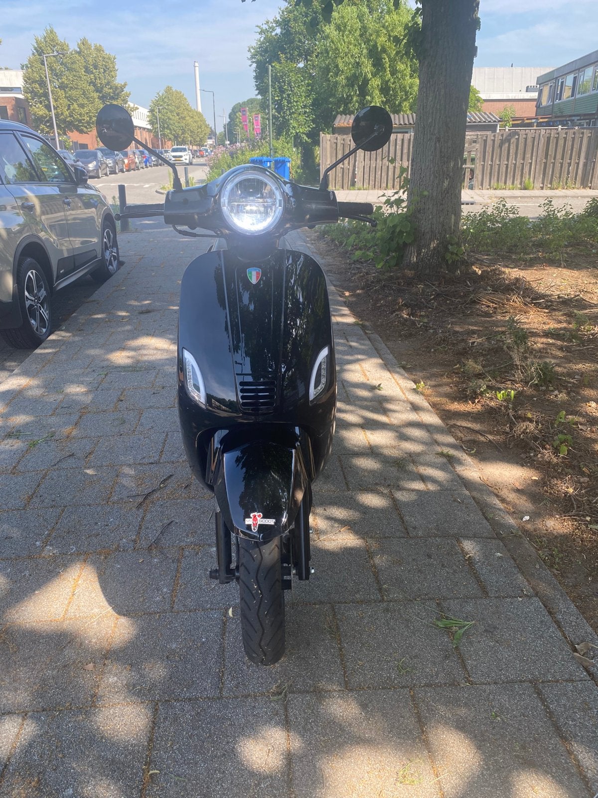 Zeer nette Vespa-look 2023 8585 km met bagagerek, Zo goed als nieuw, Benzine, Ophalen, Overige merken