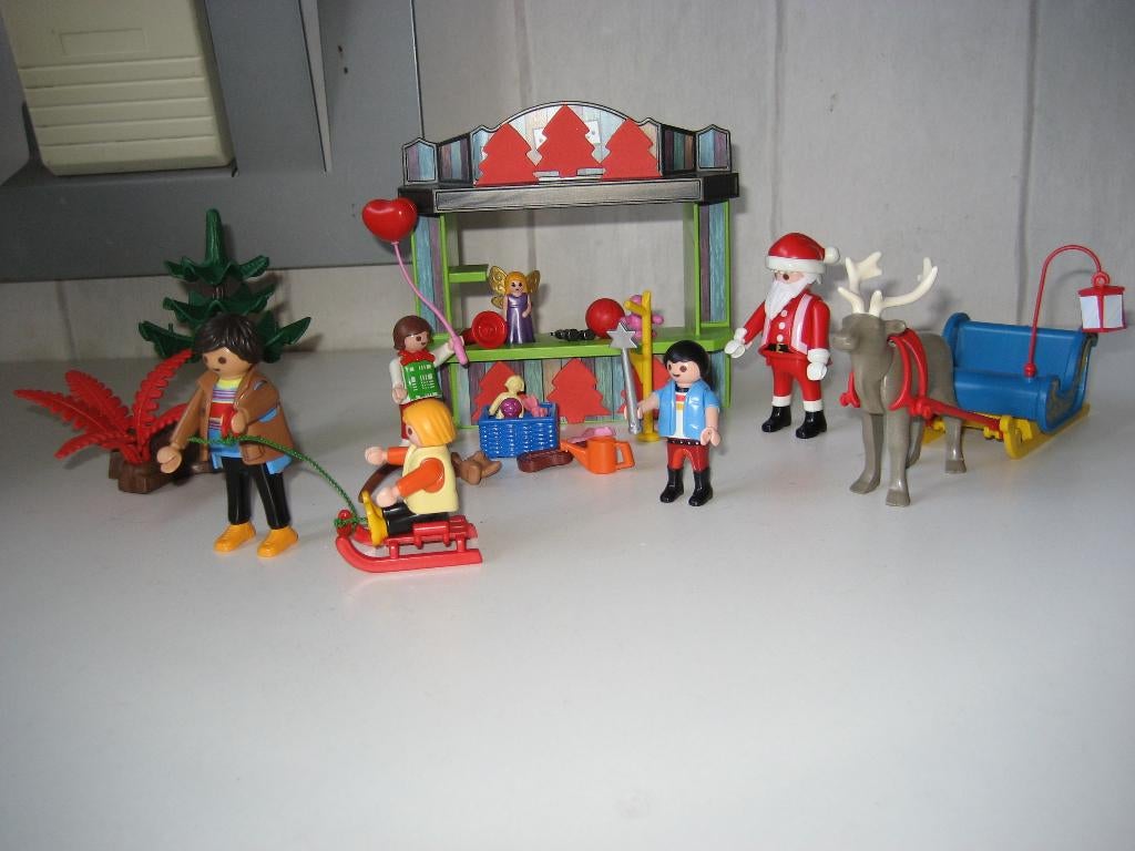 playmobil kerstman met arrenslee bij kerstkraam, Kinderen en Baby's, Speelgoed | Playmobil, Ophalen of Verzenden, Zo goed als nieuw