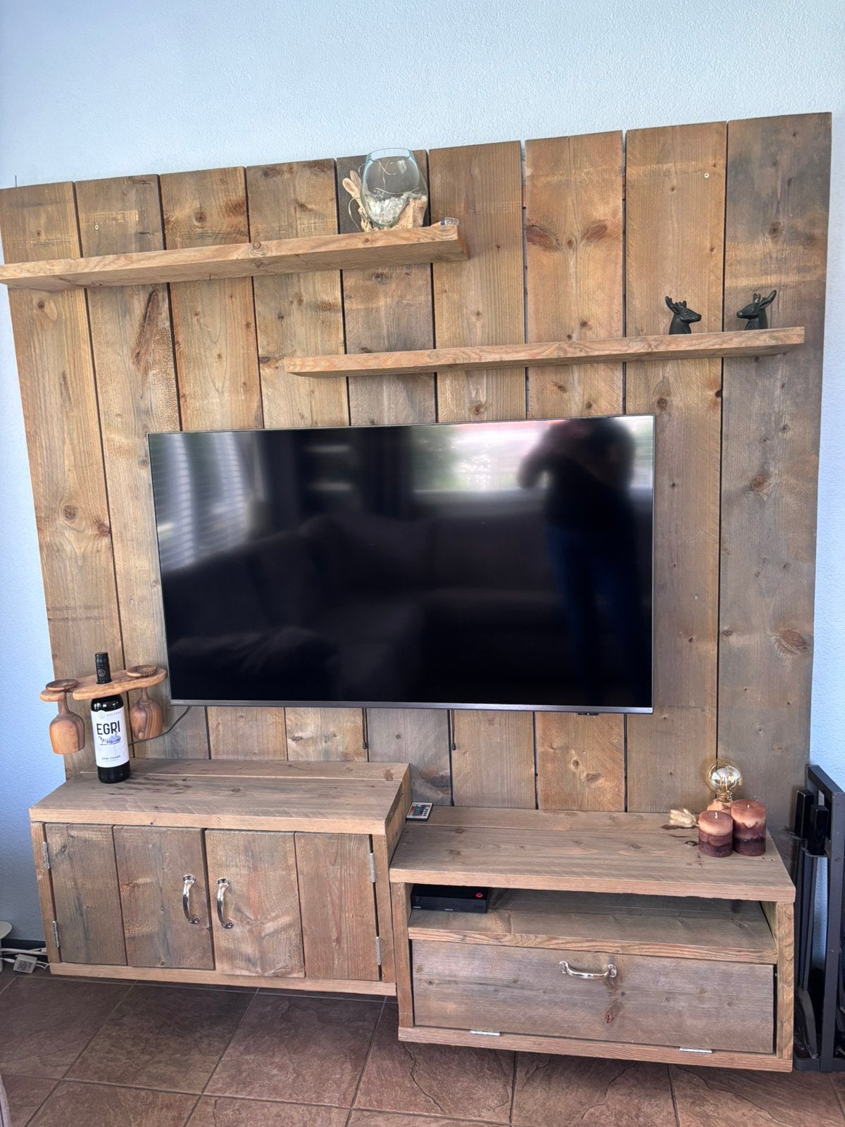 Zelfgemaakt Wand TV meubel steigerhout, Ophalen, Gebruikt, 200 cm of meer, 150 tot 200 cm