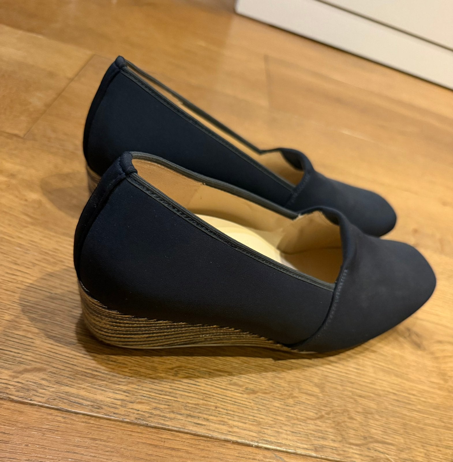Hassia schoenen, Ophalen of Verzenden, Zo goed als nieuw, Instappers