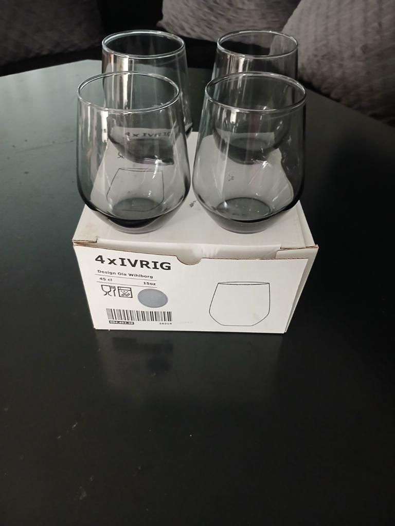 IKEA IVRIG Glazen - 4 stuks, zwart getint, IKEA, Nieuw, Ophalen of Verzenden, Zwart