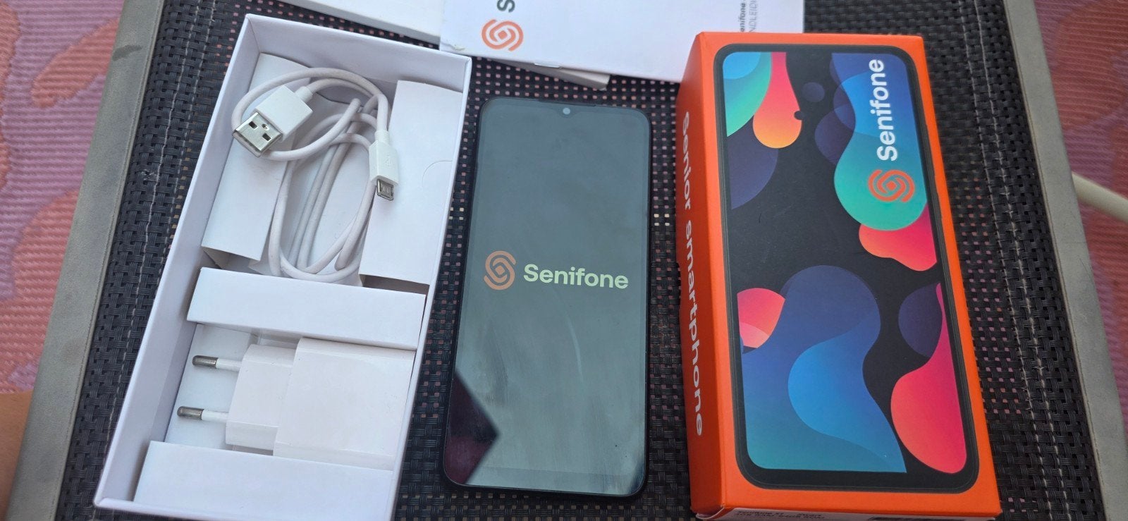 senioren telefoon, Senifone S1, nieuw in doos, Telecommunicatie, Ophalen of Verzenden, Nieuw, Geen camera, Inklapmodel