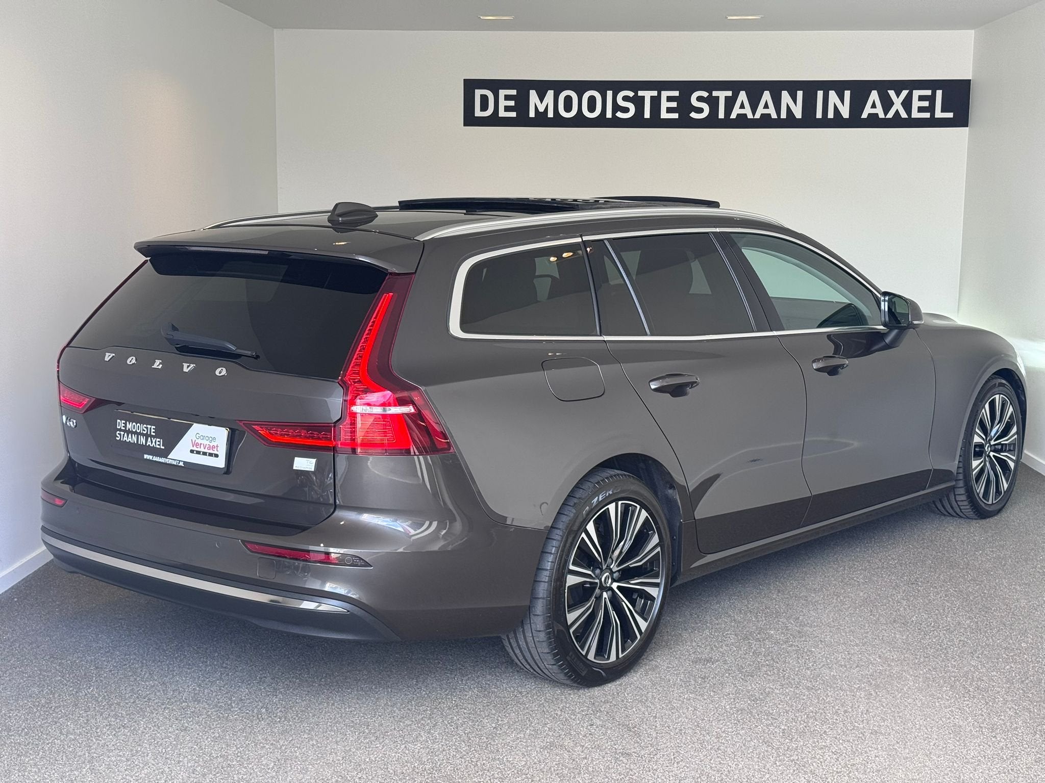 Volvo V60 2.0 T6 Recharge AWD Inscription Expression, Auto's, Automaat, Gebruikt, 4 cilinders, Overige brandstoffen