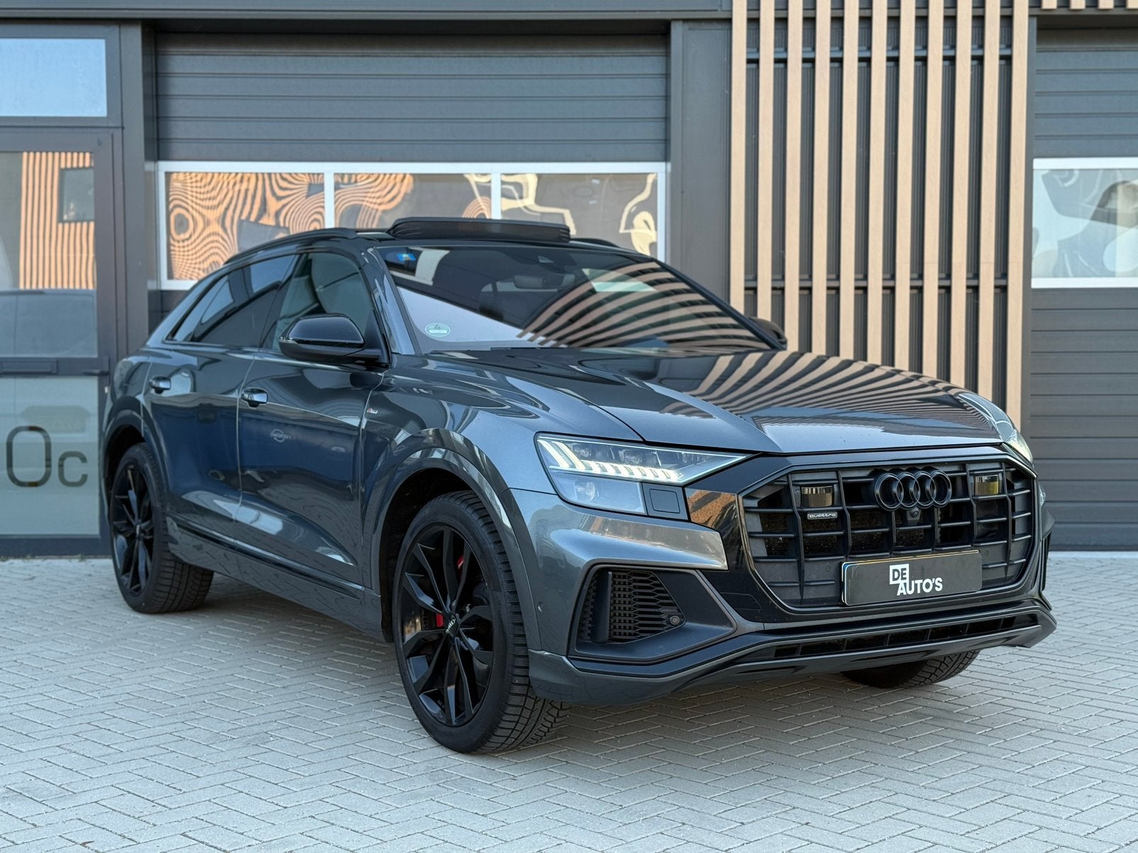 Audi Q8 Quatro 3 x S-LINE / SCHAALSTOELEN / PANO / DSG / VOL, Auto's, Audi, Automaat, 2995 cc, Parkeerassistent, Q8