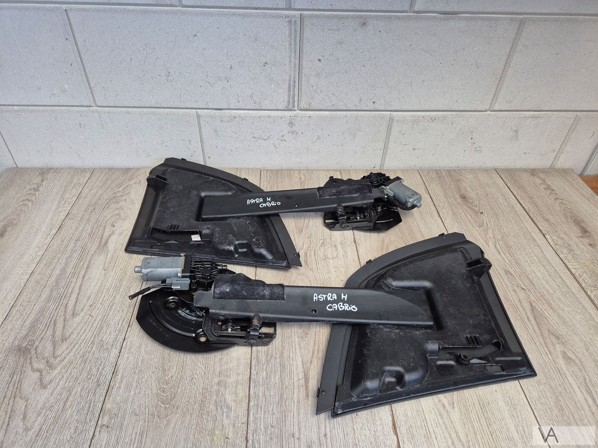 Afdekplaat zijflap motor achterklep Opel Astra H twintop, Gebruikt, -, Opel, Ophalen of Verzenden
