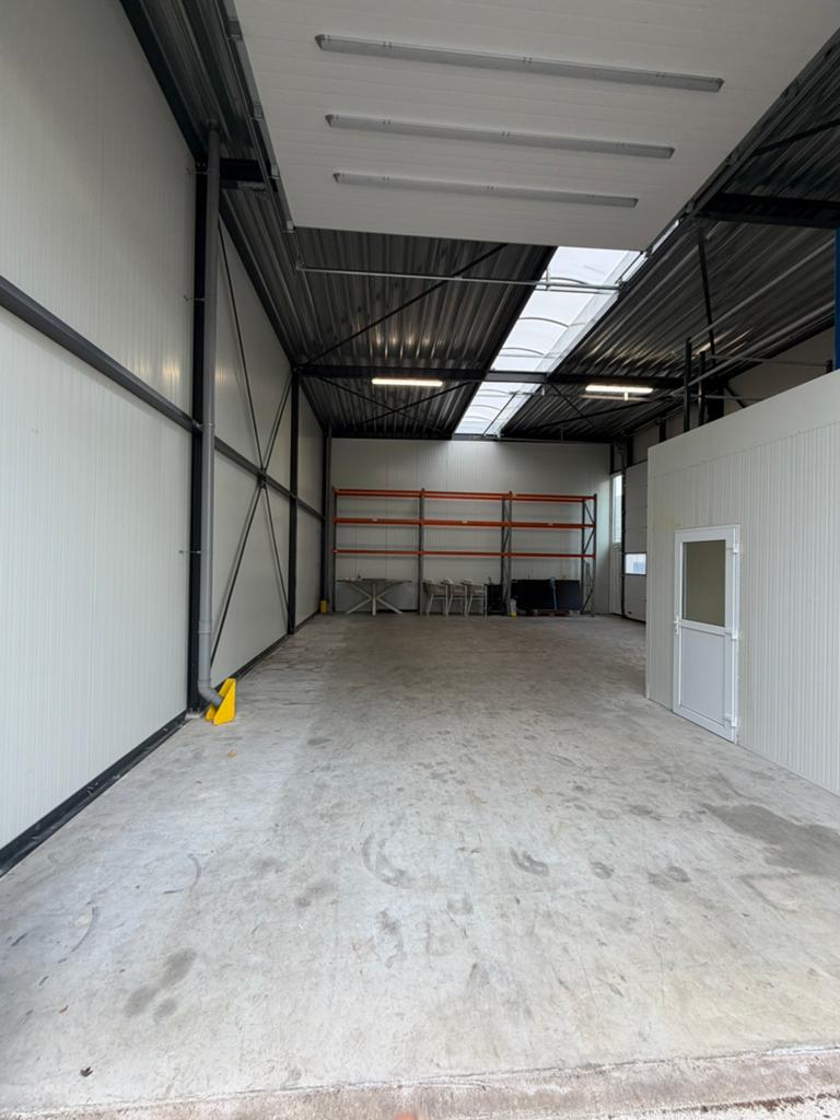 Bedrijfspand te koop in Joure met 140m2 en 2 roldeuren, Zakelijke goederen, Bedrijfs Onroerend goed, Koop, Bedrijfsruimte
