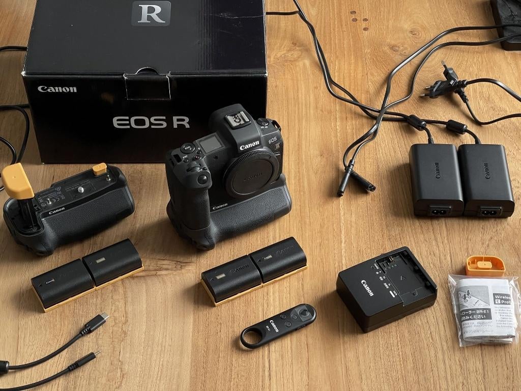 Canon EOS R Body Als Nieuw Originele Accessoires Grip BG-E22, 30 Megapixel, Canon, Compact, Ophalen of Verzenden